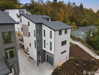 5256 23rd Ave SW, Seattle, WA 98106