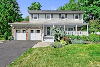 8 Camelot Dr, Goshen, NY 10924