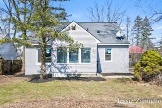 1649 Burton St SE, Grand Rapids, MI 49506