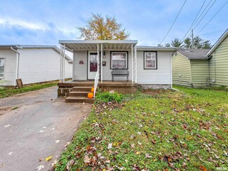 615 S Maple St, Lewistown, IL 61542
