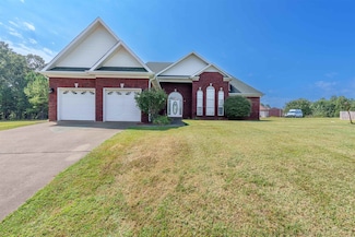 22 Colleen Dr, Florence, AL 35633