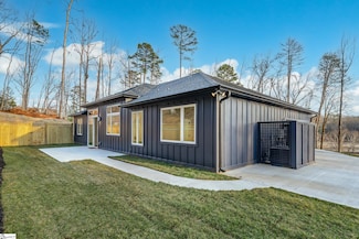 241 Sliding Rock Rd, Pickens, SC 29671