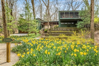 411 E Roberts Ave, Beverly Shores, IN 46301