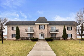 910 Camellia Dr Unit 12, Munster, IN 46321