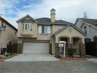 983 Longfellow Dr, Salinas, CA 93906