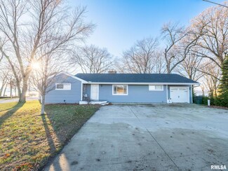 1257 Sunset Dr, East Peoria, IL 61611