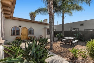 2486 L St, San Diego, CA 92102