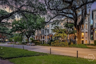 118 E Gaston St, Savannah, GA 31401