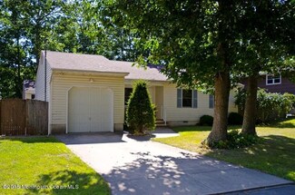 743 Center St, Forked River, NJ 08731