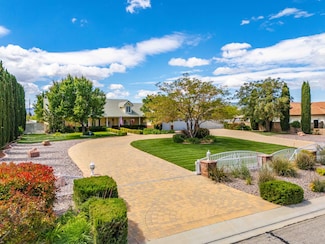 2608 Desert Rose Dr, Lancaster, CA 93536