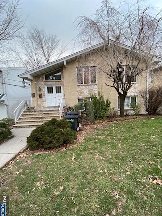 571 Stewart St, Ridgefield, NJ 07657