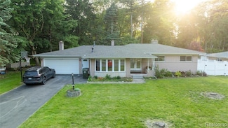 626 Wilwood Rd, Rochester Hills, MI 48309