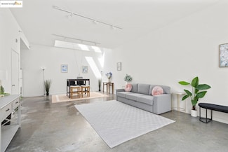 1450 4th St Unit 13, Berkeley, CA 94710