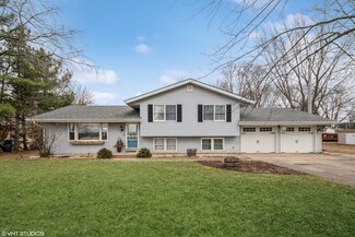 42W744 Jericho Rd, Sugar Grove, IL 60554