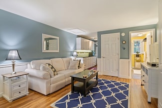 62 Pine Hill Rd S, Cape Neddick, ME 03902