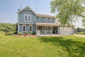 S30W31689 Sunset Dr, Waukesha, WI 53189