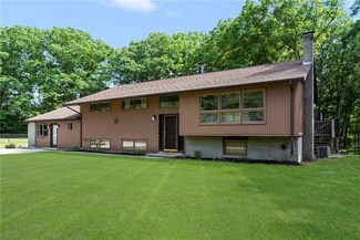 20 Kingsbury Rd, Webster, MA 01570