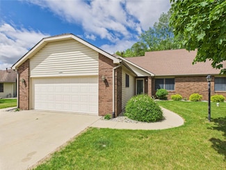 1205 Lakewood Hills Dr, Warsaw, IN 46580