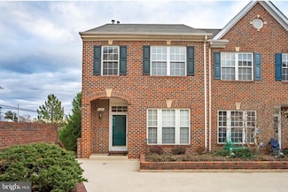 6081 Madison Pointe Ct, Falls Church, VA 22041