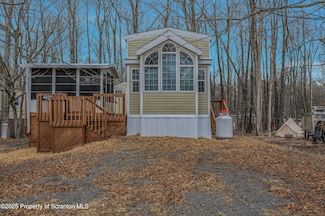 692 Snowshoe Dr, Covington Township, PA 18424