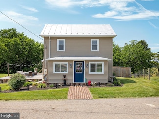 10399 S Middle Rd, Edinburg, VA 22824