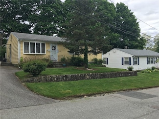 17 Woodcliff Ave, North Providence, RI 02911
