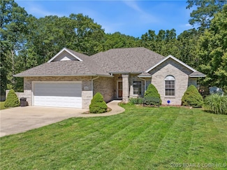 204 Wellington Ln, Gravois Mills, MO 65037