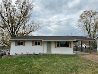 304 Sunset Dr, Gray Summit, MO 63039