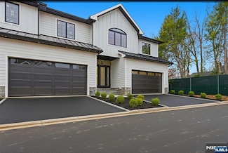 5 Cedar Ct, Demarest, NJ 07627