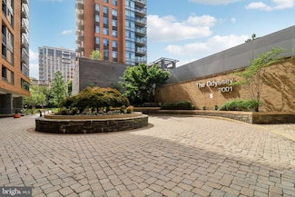 2001 15th St N Unit 207, Arlington, VA 22201