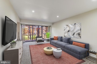 2004 Colts Neck Rd Unit 11B, Reston, VA 20191