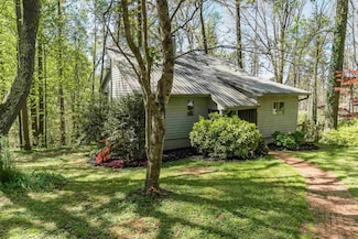 825 Daylilly Dr, Inman, SC 29349