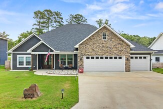 608 Hiram Dr, Bauxite, AR 72011