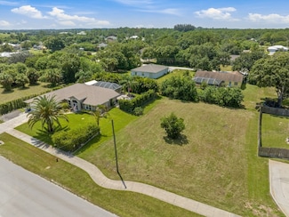 9155 87th St, Vero Beach, FL 32967