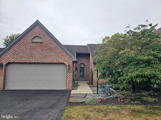 1608 Lin Mar Dr, Chambersburg, PA 17202