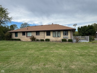 2750 W 750 S, Trafalgar, IN 46181