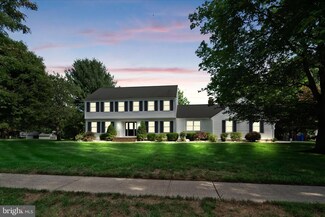 12 Williamsburg Ct, Skillman, NJ 08558