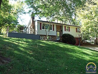 513 Delaware Dr, Ozawkie, KS 66070