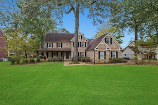 105 Willow Oak Dr, Muscle Shoals, AL 35661