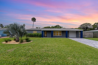 131 W Gadsden Ln, Cocoa Beach, FL 32931