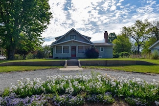 1013 Pacific St, Cambridge, NE 69022