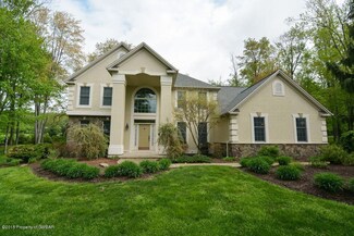 27 Mapleseed Dr, Dallas, PA 18612