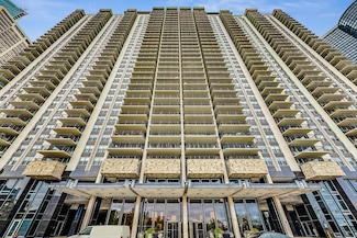 400 E Randolph St Unit 823, Chicago, IL 60601
