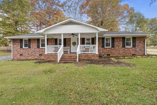 102 E Brookwood Ln, Cowpens, SC 29330