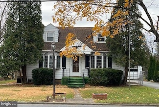 6221 Blue Bird Ave, Harrisburg, PA 17112