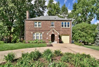 7448 Woodland Way, Saint Louis, MO 63121