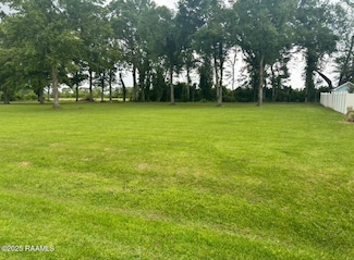 16 Grove Park Rd, Arnaudville, LA 70512