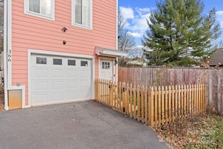 366 State St, Asheville, NC 28806