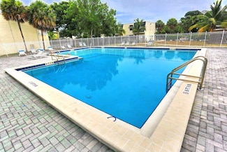 617 SW Sw 1st Ct, Boynton Beach, FL 33435