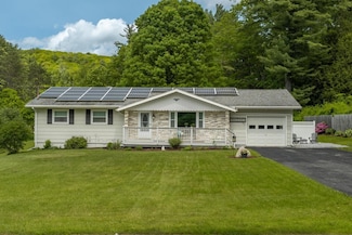 420 E Proctor Rd, Center Rutland, VT 05736